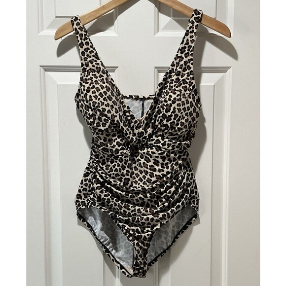 NEW Ruched Shaping Swimsuit Adjustable Padded UPF 50 Animal Print Size 10 - Picture 4 of 10